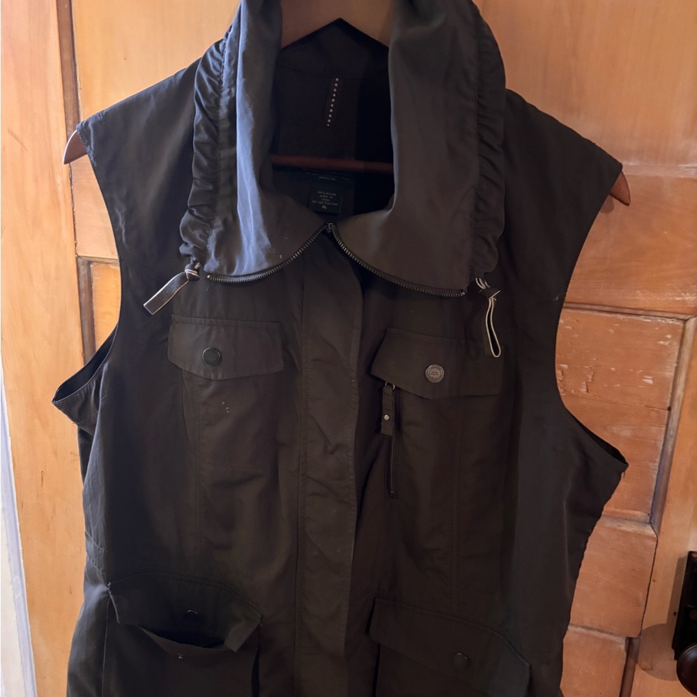 Eddie Bauer Women’s nylon vest